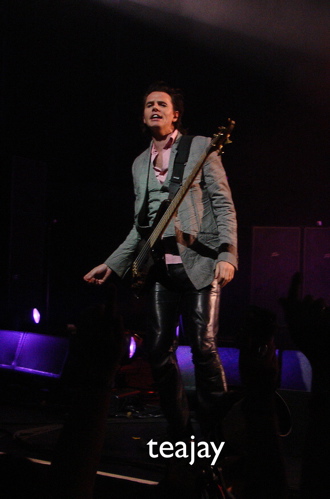 webcdAcjtsinging